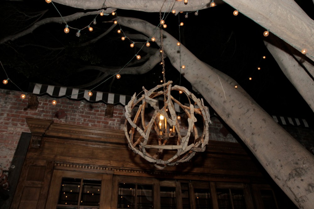 15702125901_a10c2073cb_k